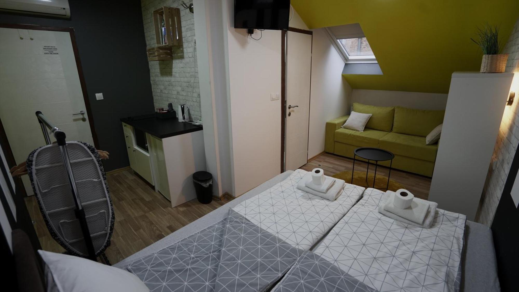 Hideaway Rooms & Apartments Сараево Екстериор снимка